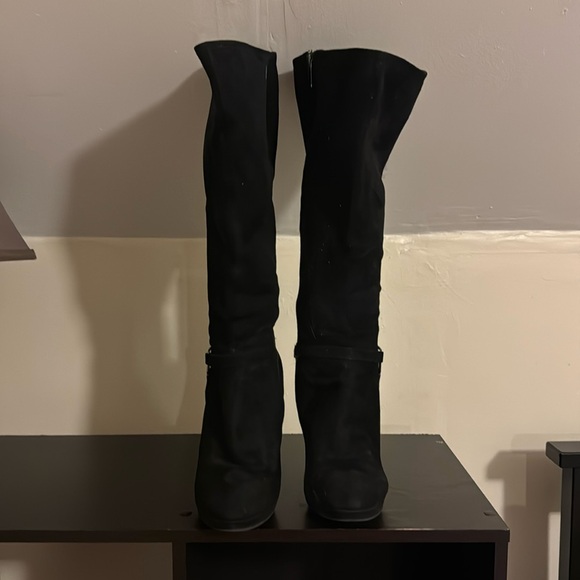 Black, faux suede Impo stretch boot, size 8.5 - Picture 2 of 5